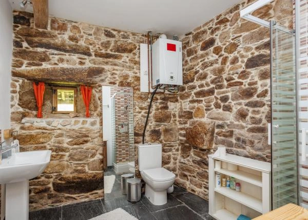 106-GCH-1111-Cerdriz-cuarto-de-bano-64f870500f266