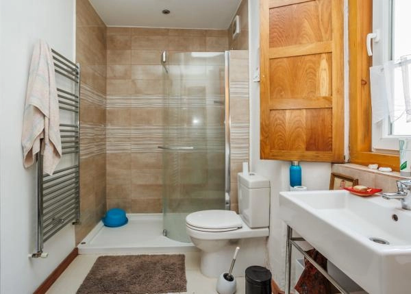 116-GCH-1111-Cerdriz-cuarto-de-bano-64f8705709685