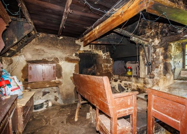 83-GCH-1111-Cerdriz-casa-piedra-antigua-64f870410ef6d