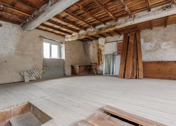 GCH-1133-Ourol-Gerdriz-casa-suelo-madera-piedra-64c15b596eabe