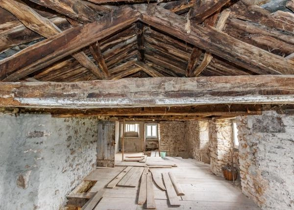 GCH-1133-Ourol-Gerdriz-casa-suelo-madera-piedra-64c15b5f2ab7a