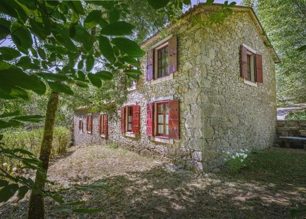 25 Vista principal del molino