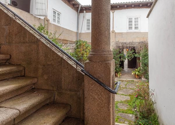 Ferreira-de-Panton-33-64b18574258c9