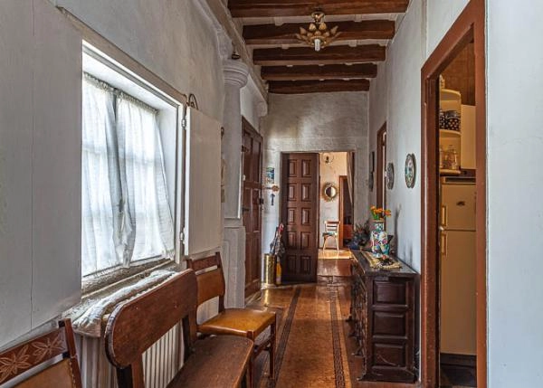 Ferreira-de-Panton-50-64b185b813b95