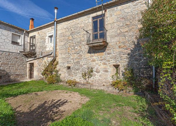 Ferreira-de-Panton-80-64b18637d1e5e