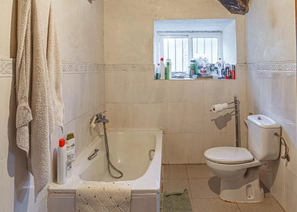 Castroverde-20-baño