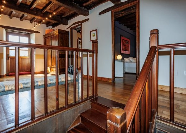 GCH-1353-Interiores-escalera