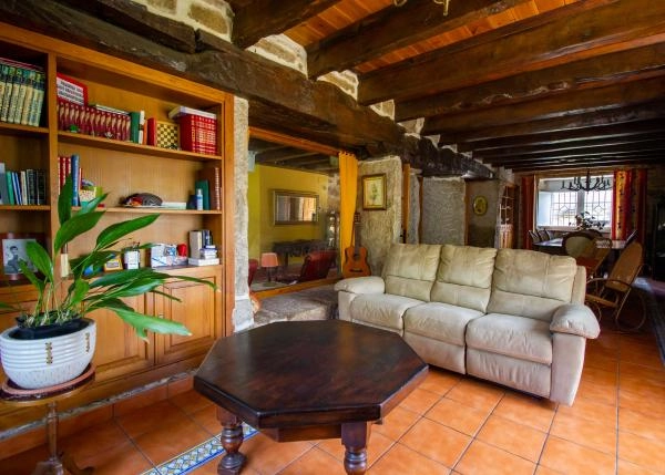 1406-int-4-64b105ae7629c