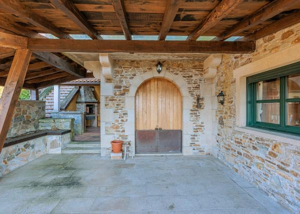 34 entrada puerta casa rural exterior