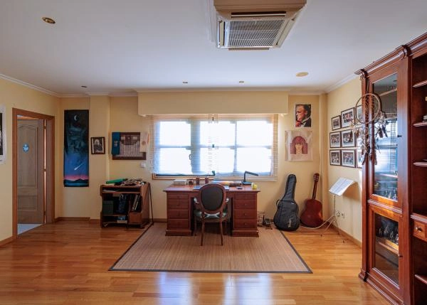 64 despacho interior