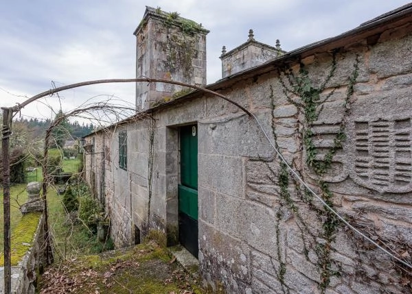 GCH-PazoOmbreiro-1448-47-frente-con-escudos