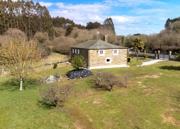 GCH-1450-Caseron-siglo-XVIII-cerca-de-Lugo-exterior-atras