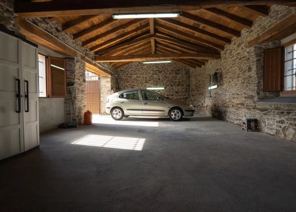 GCH-1450-Caseron-siglo-XVIII-cerca-de-Lugo-garaje