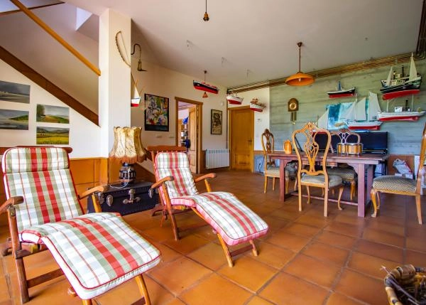 1477-17-64af411340846-garaje