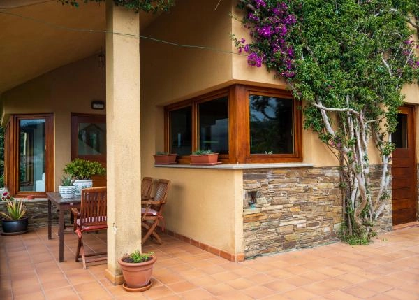 1477-ext-6-64af433ed5803-frente-de-casa