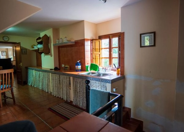 GCH-1486-Casa-En-Campoverde-interior-kitchen-2
