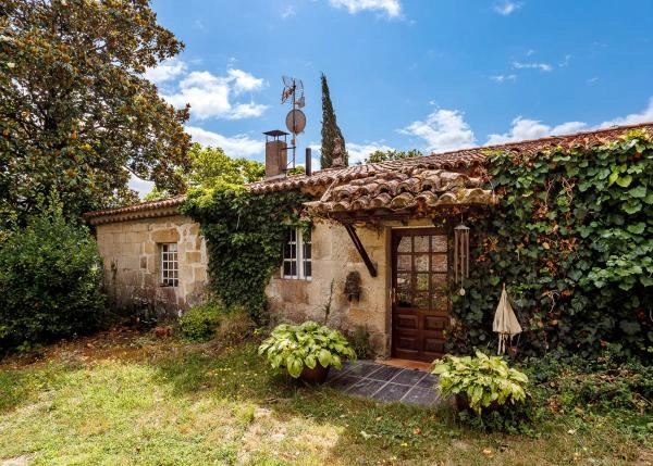 GCH-Pazo-Folles-Panton-Ext-32- vista lateral