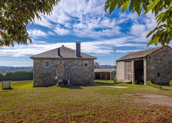 1562 Friol exterior lado oeste casa