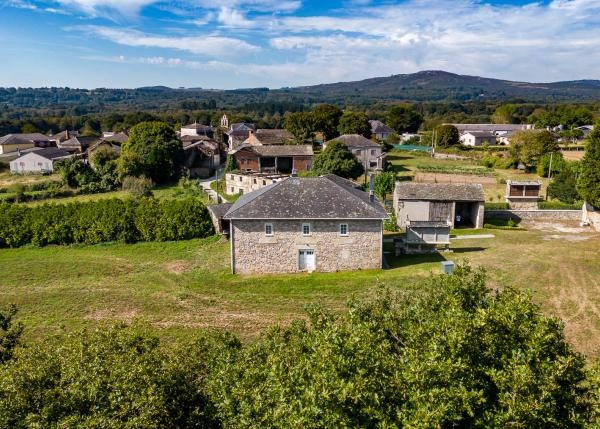 1562 Friol exterior vista area