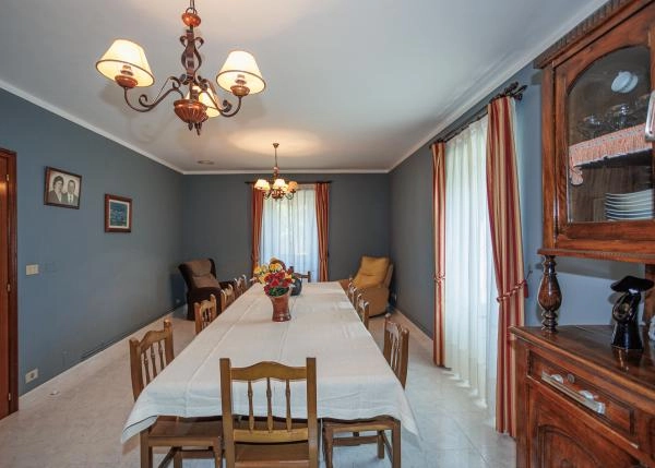 1562 Friol interior comedor