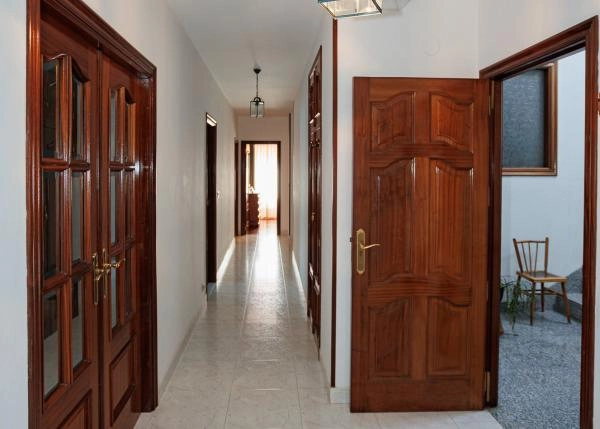 1562 Friol interior pasillo