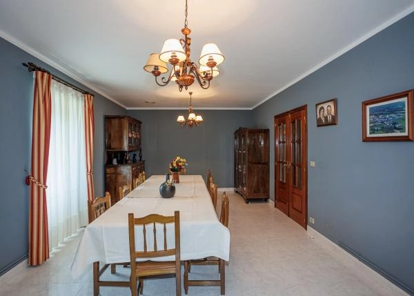 1562 1 Friol interior comedor