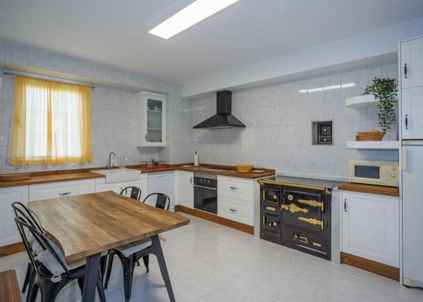 1562 Friol interior cocina planta baja