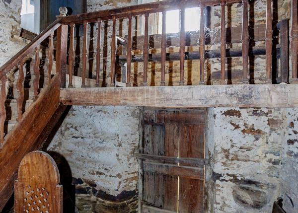 1577 La Muria interior escaleras capilla