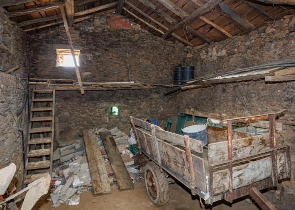 1587 1 Vineyard Monforte exterior  alpendre