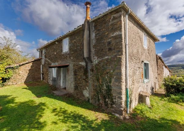 1590 Pontecarreira exteriores vista lateral