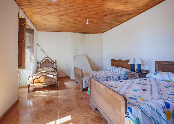 1592 2 Nodar Friol interiores habitacion