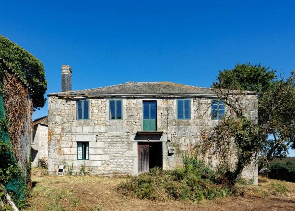 1592 Nodar Friol exteriores vista frontal escuela 