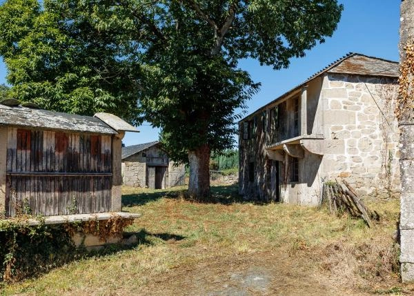 1592 Nodar Friol exteriores escuela