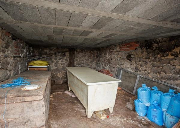 1600 Saa Belesar interior bajos