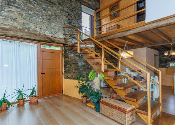 1603 Trabada interior escalera