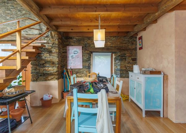 1603 Trabada interior mesa-comedor