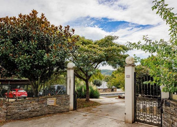 1604 exterior Bocamaos entrada