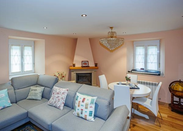 1604 interior Bocamaos salon