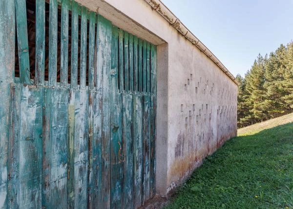 1605 exterior puerta del pajar