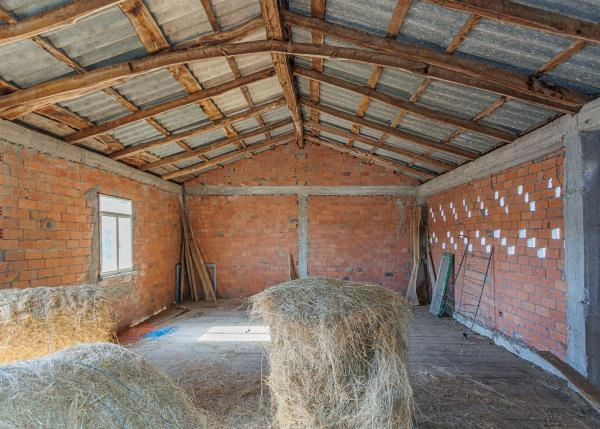 1605 interior  pajar interior 