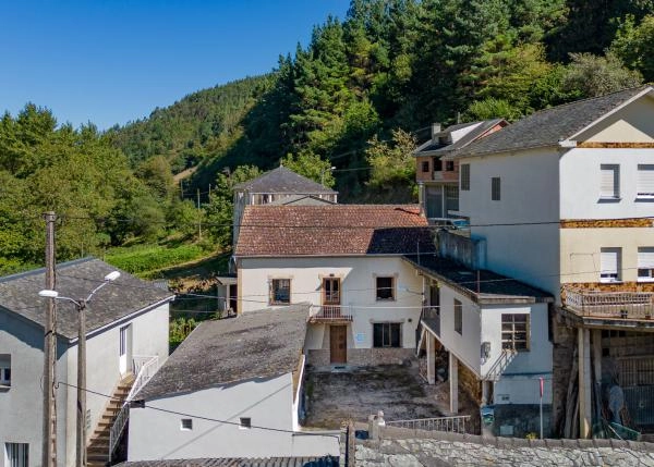 1608 O Mazo exterior vista-de-aldea