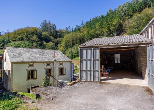 1608 O Mazo exterior casa mas garaje