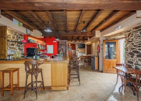 1612 1 Golada interior bar