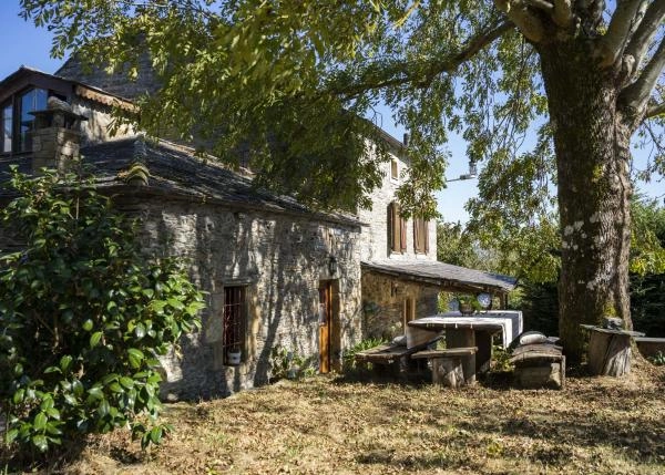 1515 Asturias exterior lateral house