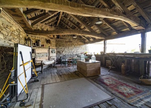 1615  Asturias interior balconada abierta