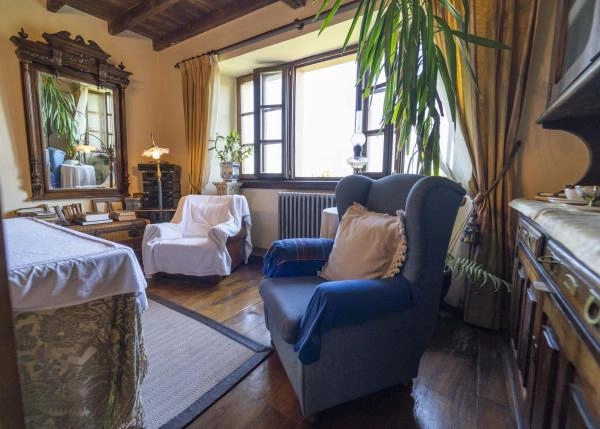 1615 4 Asturias interior habitacion