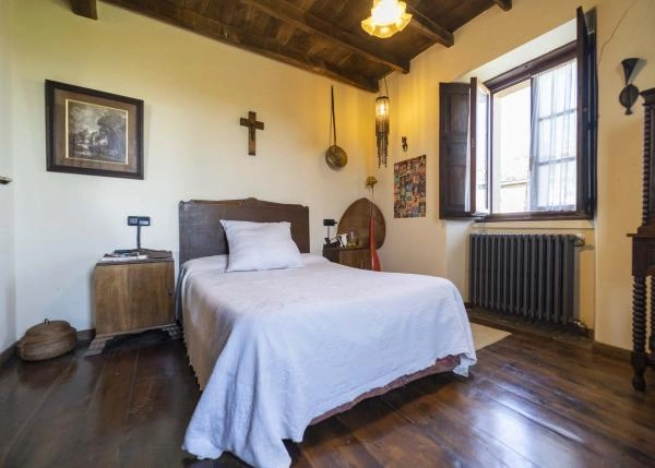 1615 3 Asturias interior habitacion 