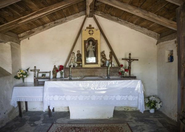 1615 Asturias interior capilla