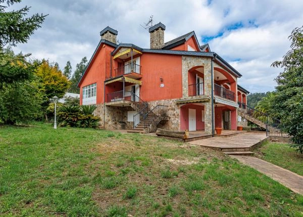 1620 chalet Santiago exterior lateral casa