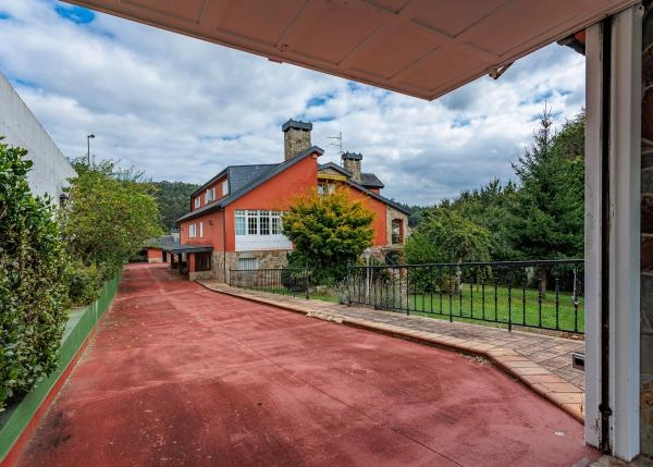 1620 chalet Santiago exteriorentrada por coches